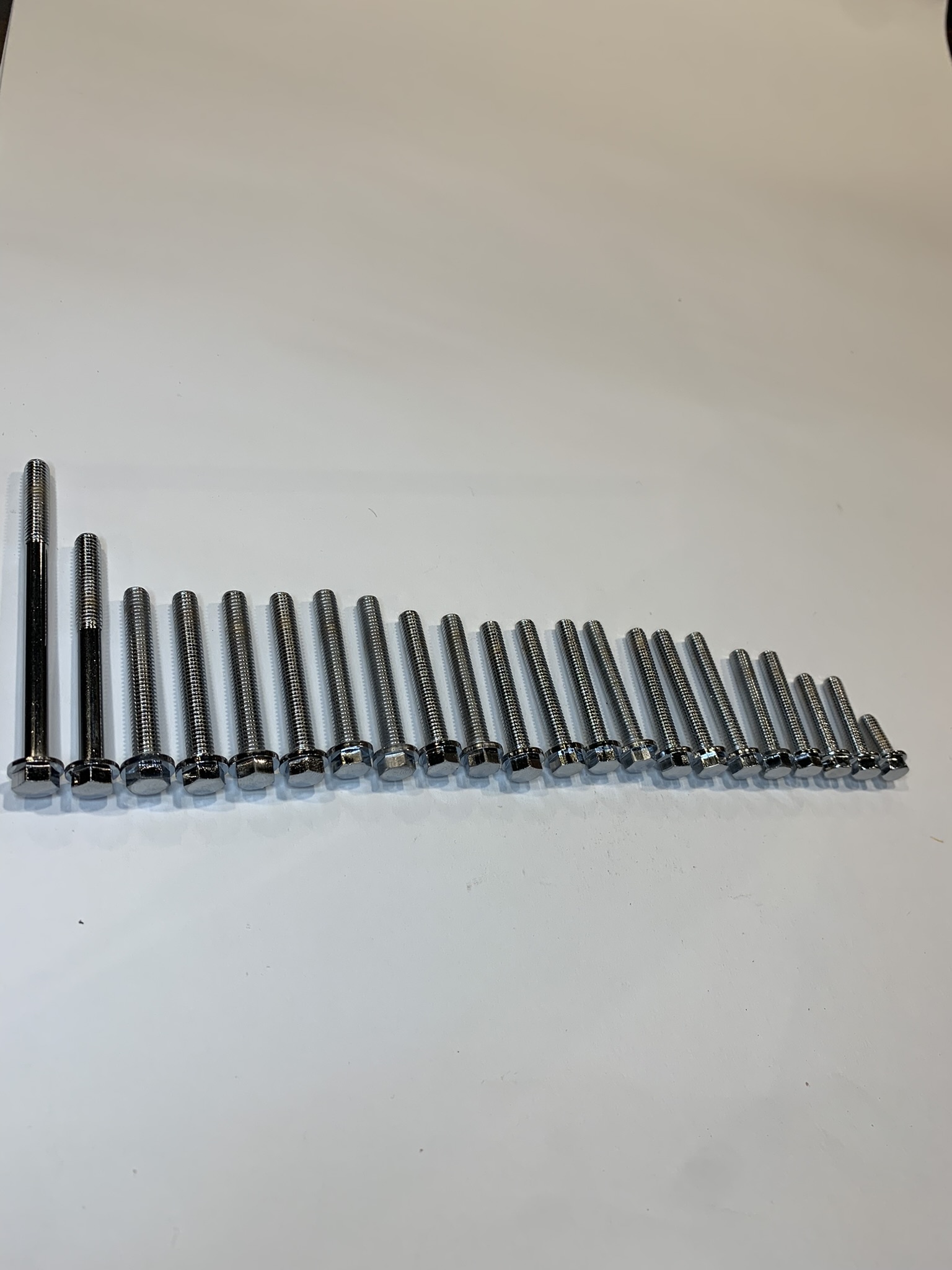 KIT PARAFUSO TAMPA MOTOR TITAN 125 ...08 22 PEÇAS CROMADO